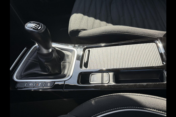 Kia Ceed 1.5 T-GDi GT-Line | ACHTERUITRIJCAMERA | NAVIGATIE SYSTEEM | CLIMATE CONTROL | AFNEEMBARE TREKHAAK |