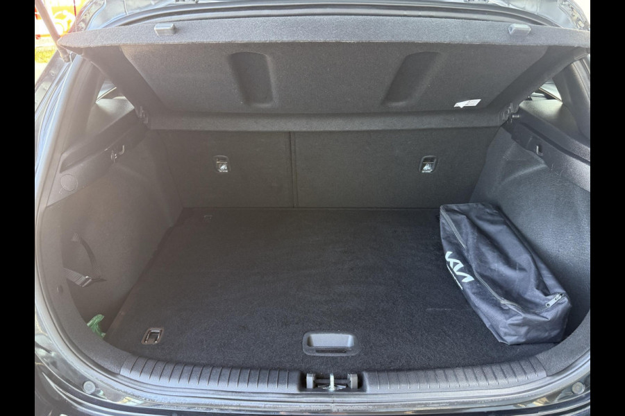 Kia Ceed 1.5 T-GDi GT-Line | ACHTERUITRIJCAMERA | NAVIGATIE SYSTEEM | CLIMATE CONTROL | AFNEEMBARE TREKHAAK |