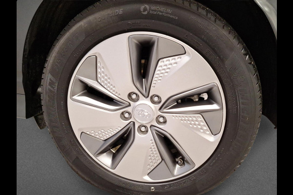 Hyundai Kona EV Premium 64 kWh