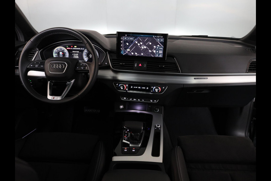 Audi Q5 50 TFSI e S-line Competition 299pk |  Panoramadak  | Wegklapbare trekhaak | B&O Audio | Parkeercamera | Adaptieve cruise contole | Verwarmbare voorstoelen