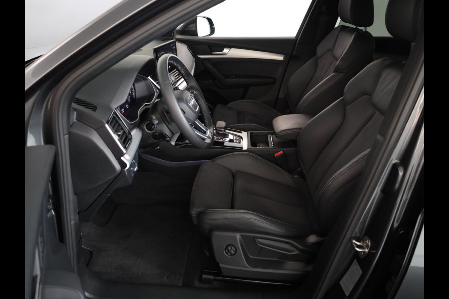 Audi Q5 50 TFSI e S-line Competition 299pk |  Panoramadak  | Wegklapbare trekhaak | B&O Audio | Parkeercamera | Adaptieve cruise contole | Verwarmbare voorstoelen