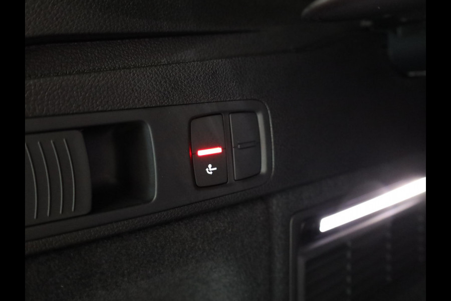 Audi Q5 50 TFSI e S-line Competition 299pk |  Panoramadak  | Wegklapbare trekhaak | B&O Audio | Parkeercamera | Adaptieve cruise contole | Verwarmbare voorstoelen