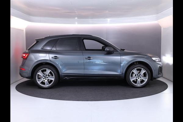Audi Q5 50 TFSI e S-line Competition 299pk |  Panoramadak  | Wegklapbare trekhaak | B&O Audio | Parkeercamera | Adaptieve cruise contole | Verwarmbare voorstoelen