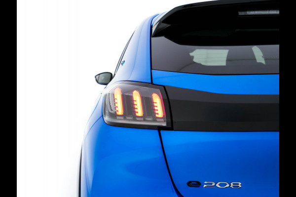 Peugeot e-208 EV GT 350 50 kWh [ 3-Fase ] (INCL.BTW) *PANO | FULL-LED | DIGI-COCKPIT | BLINDSPOT | CAMERA | LEATHER-ALCANTARA | AMBIENT-LIGHT | NAVI-FULLMAP | LANE-ASSIST | KEYLESS | DAB | CCS-FASTLOADER | HEATED-SPORTSEATS | 17''ALU