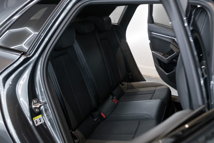 Audi A3 Sportback 30 TFSI S-Line Edition Blackline|Virtual|MMI Plus|Sound|LED|Sportstoelen|18"|Ambient|New service/apk