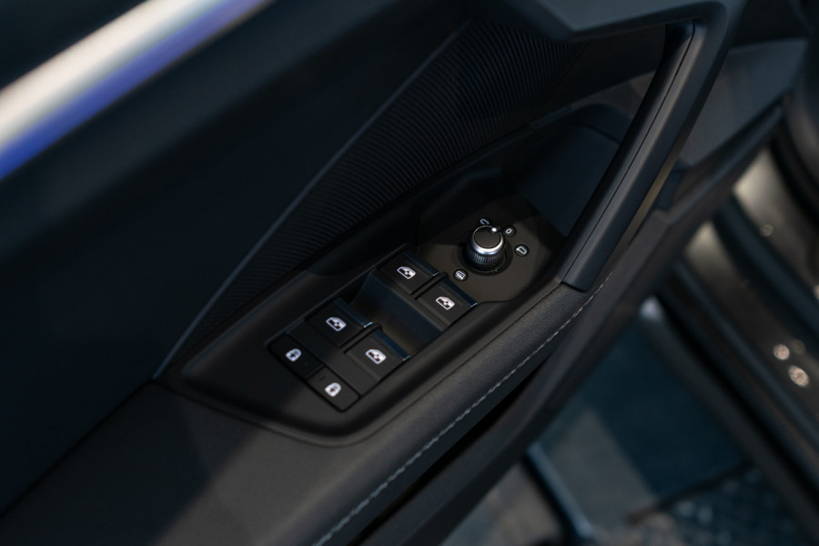 Audi A3 Sportback 30 TFSI S-Line Edition Blackline|Virtual|MMI Plus|Sound|LED|Sportstoelen|18"|Ambient|New service/apk