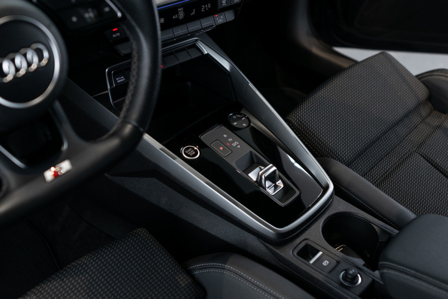 Audi A3 Sportback 30 TFSI S-Line Edition Blackline|Virtual|MMI Plus|Sound|LED|Sportstoelen|18"|Ambient|New service/apk