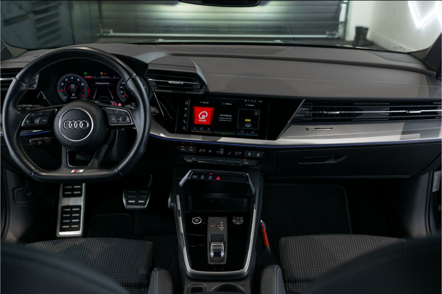 Audi A3 Sportback 30 TFSI S-Line Edition Blackline|Virtual|MMI Plus|Sound|LED|Sportstoelen|18"|Ambient|New service/apk