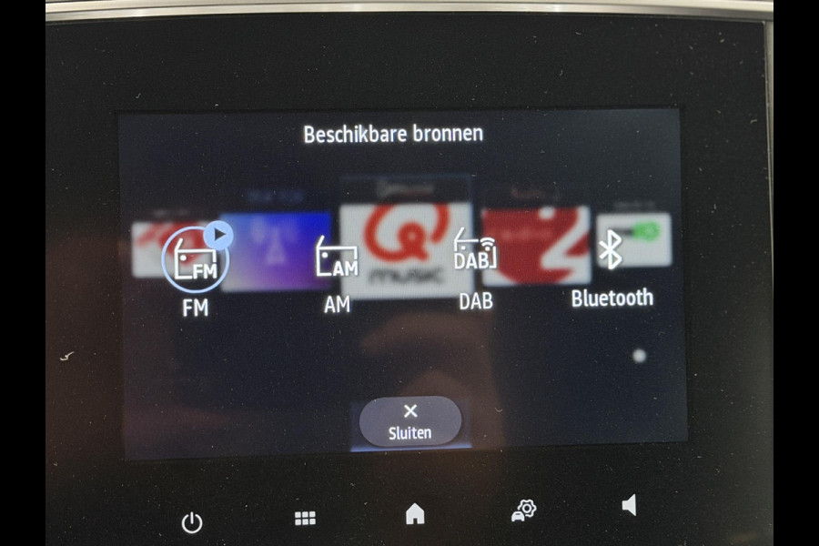 Peugeot 5008 1.2 Hybrid 136pk Allure Automaat | Navigatie | Cruise control | Climate control | LED | Voorstoelen verwarmd | Parkeersensoren | Camera | Apple Carplay/ Android Auto | Radio