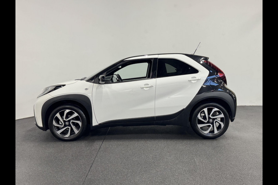 Toyota Aygo X 1.0 VVT-i Automaat Pulse Navigatie Apple Carplay/Android Auto Camera 17" Lichtmetalen Velgen Climate Control Adaptive Cruise Control Two Tone