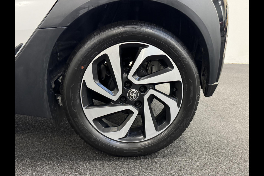 Toyota Aygo X 1.0 VVT-i Automaat Pulse Navigatie Apple Carplay/Android Auto Camera 17" Lichtmetalen Velgen Climate Control Adaptive Cruise Control Two Tone