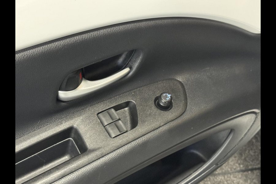 Toyota Aygo X 1.0 VVT-i Automaat Pulse Navigatie Apple Carplay/Android Auto Camera 17" Lichtmetalen Velgen Climate Control Adaptive Cruise Control Two Tone