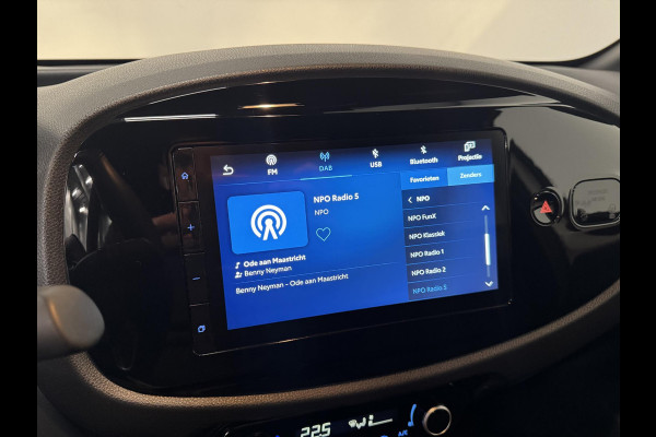 Toyota Aygo X 1.0 VVT-i Automaat Pulse Navigatie Apple Carplay/Android Auto Camera 17" Lichtmetalen Velgen Climate Control Adaptive Cruise Control Two Tone