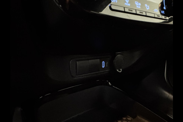 Toyota Aygo X 1.0 VVT-i Automaat Pulse Navigatie Apple Carplay/Android Auto Camera 17" Lichtmetalen Velgen Climate Control Adaptive Cruise Control Two Tone