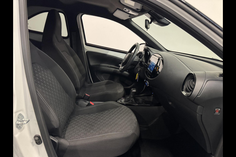 Toyota Aygo X 1.0 VVT-i Automaat Pulse Navigatie Apple Carplay/Android Auto Camera 17" Lichtmetalen Velgen Climate Control Adaptive Cruise Control Two Tone