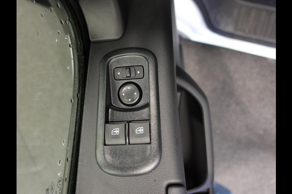 Renault Master T33 2.3 dCi 135PK L2H2 BPM VRIJ! Airco Cruise control Parkeersensoren Navigatie Trekhaak