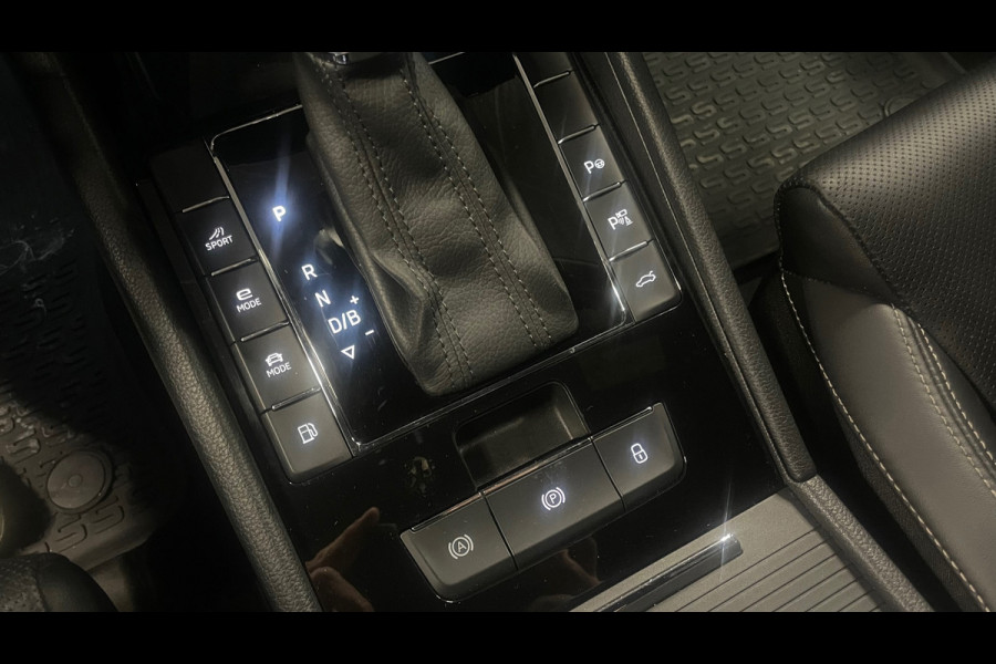 Škoda Superb Combi 1.4 TSI iV PHEV Sportline Business, Laurin Klement, Navigatie, Cruise control, Camera, Trekhaak.