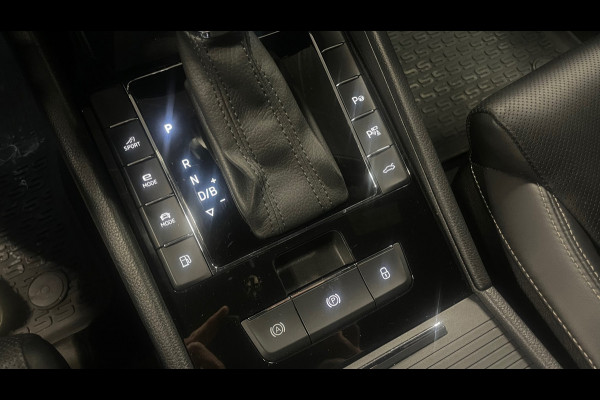 Škoda Superb Combi 1.4 TSI iV PHEV Sportline Business, Laurin Klement, Navigatie, Cruise control, Camera, Trekhaak.