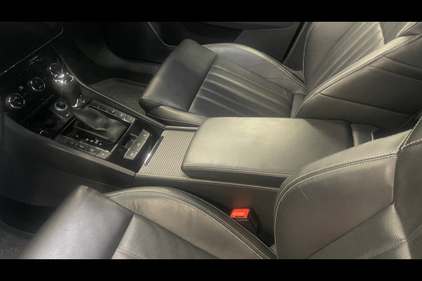 Škoda Superb Combi 1.4 TSI iV PHEV Sportline Business, Laurin Klement, Navigatie, Cruise control, Camera, Trekhaak.