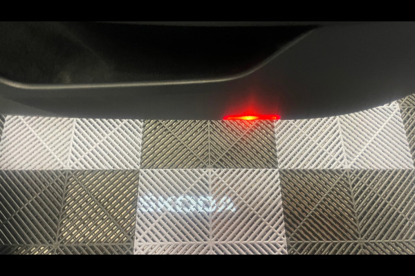 Škoda Superb Combi 1.4 TSI iV PHEV Sportline Business, Laurin Klement, Navigatie, Cruise control, Camera, Trekhaak.