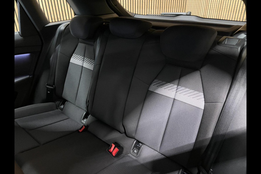 Audi Q4 e-tron 40 Advanced edition 77 kWh|TREKHAAK|ACC|APPLE CARPLAY|CAMERA|STOELVERW|NAVI|INCL BTW|NL-AUTO|1e EIG| NAP|