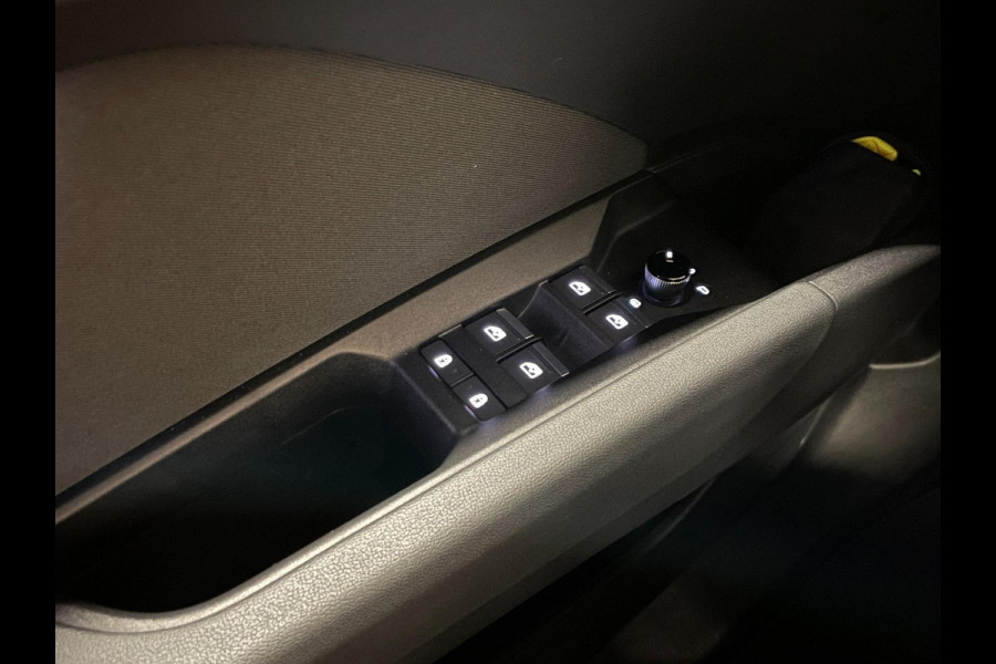 Audi Q4 e-tron 40 Advanced edition 77 kWh|TREKHAAK|ACC|APPLE CARPLAY|CAMERA|STOELVERW|NAVI|INCL BTW|NL-AUTO|1e EIG| NAP|