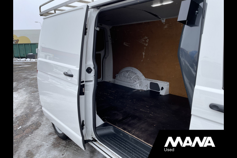 Volkswagen Transporter 2.0 TDI L2H1 Camera Cruise Trekhaak Voorruitverwarming