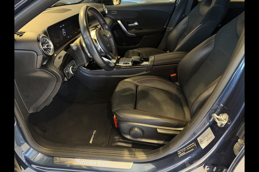 Mercedes-Benz A-Klasse 180 Business Solution Automaat / AMG styling / 18"LM / LED / Navi / Camera