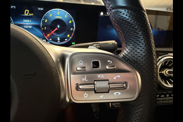 Mercedes-Benz A-Klasse 180 Business Solution Automaat / AMG styling / 18"LM / LED / Navi / Camera