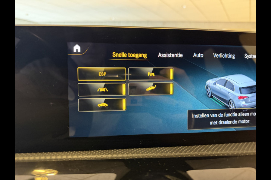Mercedes-Benz A-Klasse 180 Business Solution Automaat / AMG styling / 18"LM / LED / Navi / Camera