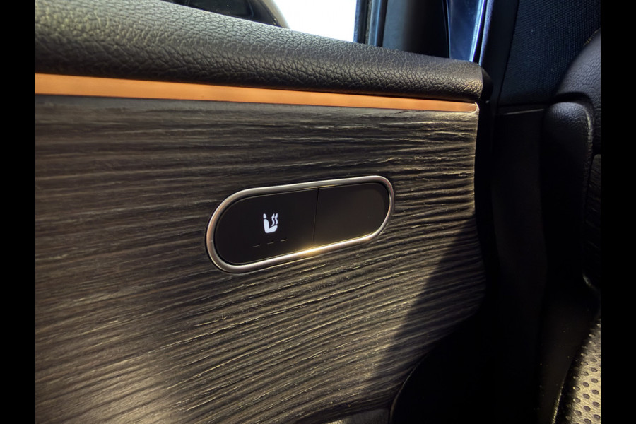 Mercedes-Benz A-Klasse 180 Business Solution Automaat / AMG styling / 18"LM / LED / Navi / Camera