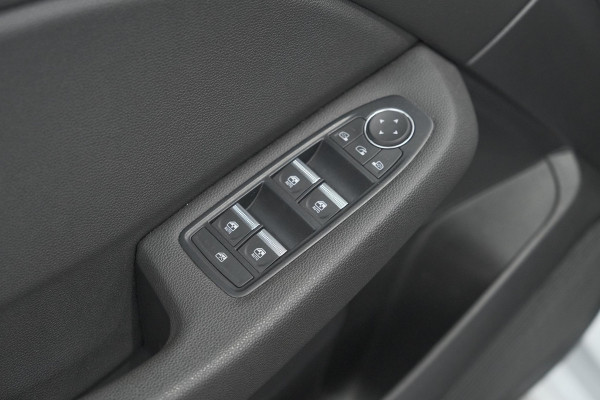 Renault Clio TCe 100 EDC Intens | Trekhaak | 360 Camera | Dodehoekdetectie | Stoelverwarming