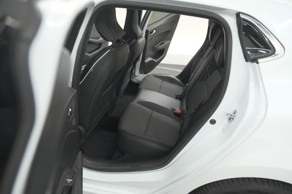 Renault Clio TCe 100 EDC Intens | Trekhaak | 360 Camera | Dodehoekdetectie | Stoelverwarming