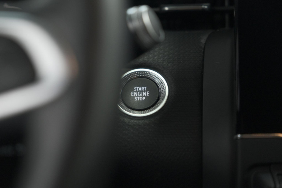 Renault Clio TCe 100 EDC Intens | Trekhaak | 360 Camera | Dodehoekdetectie | Stoelverwarming