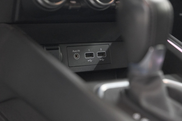 Renault Clio TCe 100 EDC Intens | Trekhaak | 360 Camera | Dodehoekdetectie | Stoelverwarming