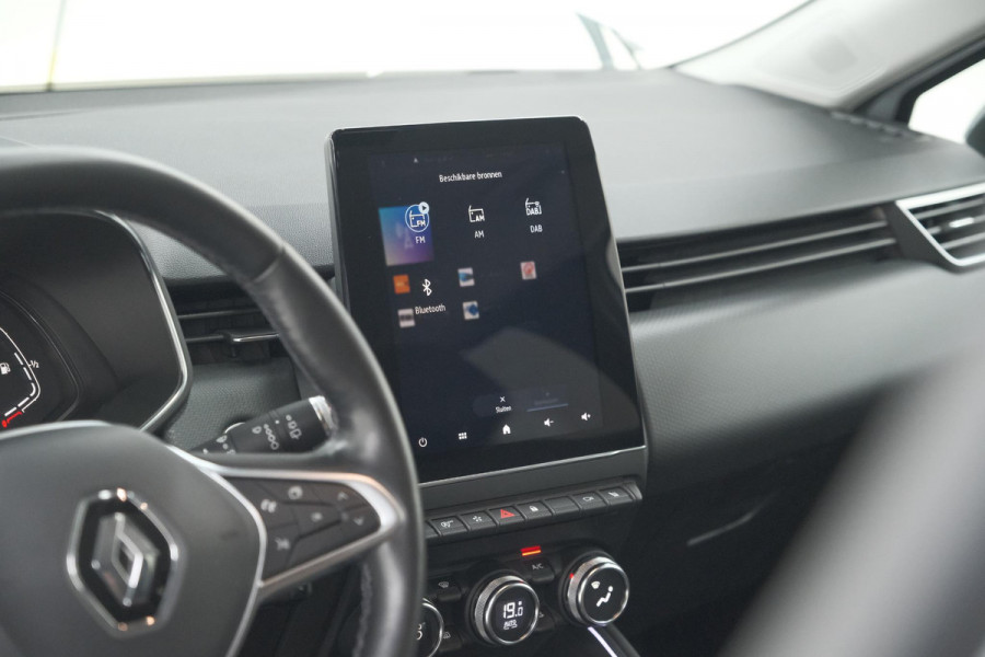 Renault Clio TCe 100 EDC Intens | Trekhaak | 360 Camera | Dodehoekdetectie | Stoelverwarming