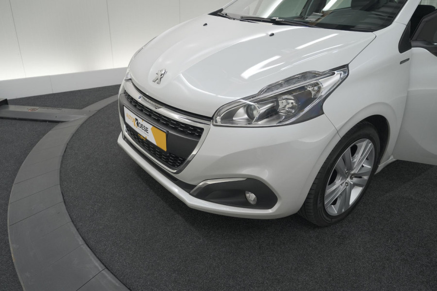 Peugeot 208 PureTech 82 Signature | Parkeersensoren | Apple CarPlay | Navigatie | Airco
