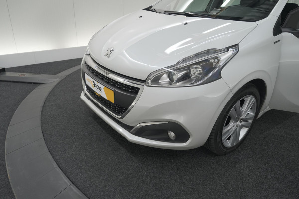 Peugeot 208 PureTech 82 Signature | Parkeersensoren | Apple CarPlay | Navigatie | Airco