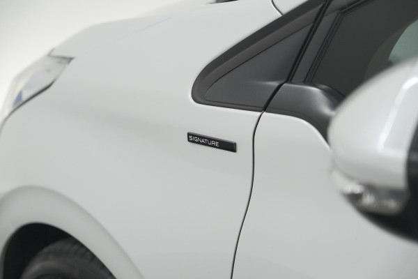 Peugeot 208 PureTech 82 Signature | Parkeersensoren | Apple CarPlay | Navigatie | Airco