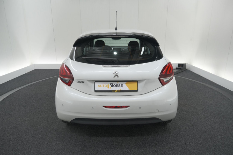 Peugeot 208 PureTech 82 Signature | Parkeersensoren | Apple CarPlay | Navigatie | Airco