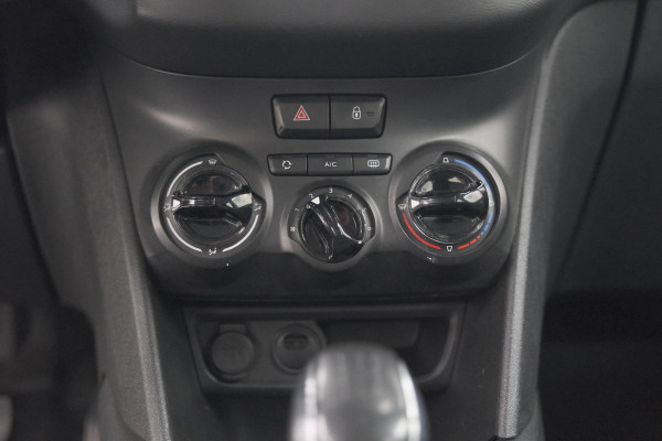 Peugeot 208 PureTech 82 Signature | Parkeersensoren | Apple CarPlay | Navigatie | Airco