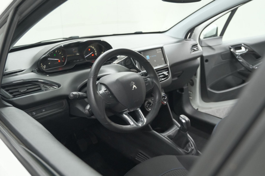Peugeot 208 PureTech 82 Signature | Parkeersensoren | Apple CarPlay | Navigatie | Airco