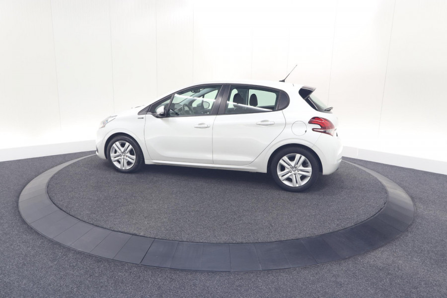 Peugeot 208 PureTech 82 Signature | Parkeersensoren | Apple CarPlay | Navigatie | Airco