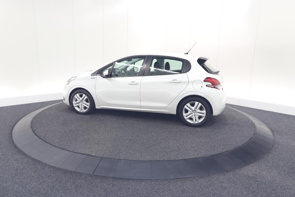 Peugeot 208 PureTech 82 Signature | Parkeersensoren | Apple CarPlay | Navigatie | Airco