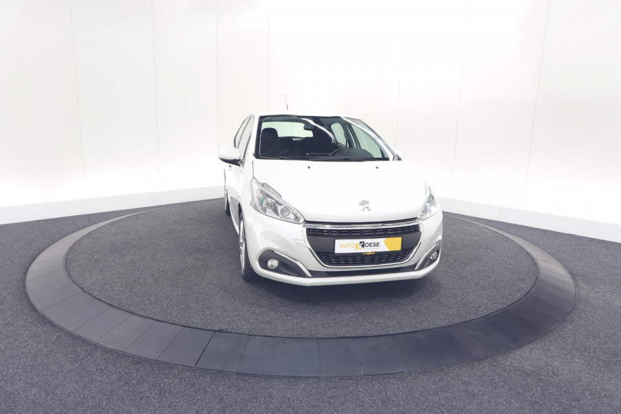 Peugeot 208 PureTech 82 Signature | Parkeersensoren | Apple CarPlay | Navigatie | Airco