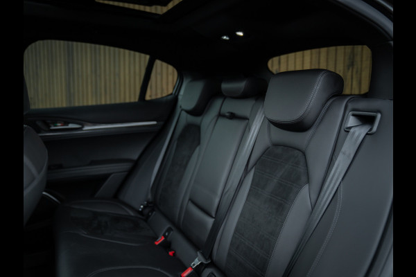 Alfa Romeo Stelvio 2.9 V6 AWD Quadrifoglio | Pano-dak | 21 inch | Harman/Kardon | Adapt. cruise