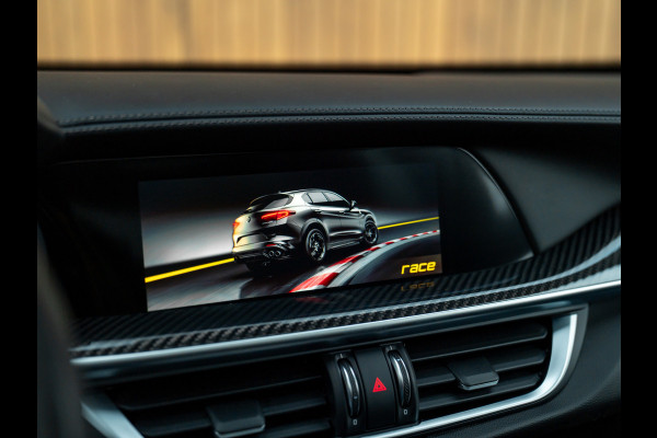 Alfa Romeo Stelvio 2.9 V6 AWD Quadrifoglio | Pano-dak | 21 inch | Harman/Kardon | Adapt. cruise