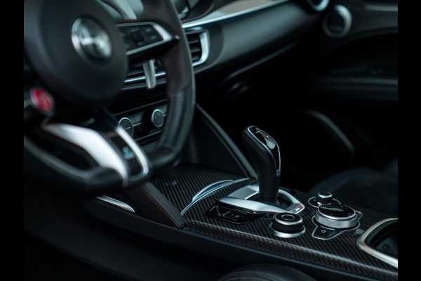 Alfa Romeo Stelvio 2.9 V6 AWD Quadrifoglio | Pano-dak | 21 inch | Harman/Kardon | Adapt. cruise