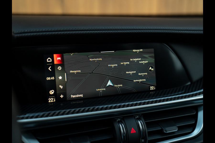 Alfa Romeo Stelvio 2.9 V6 AWD Quadrifoglio | Pano-dak | 21 inch | Harman/Kardon | Adapt. cruise