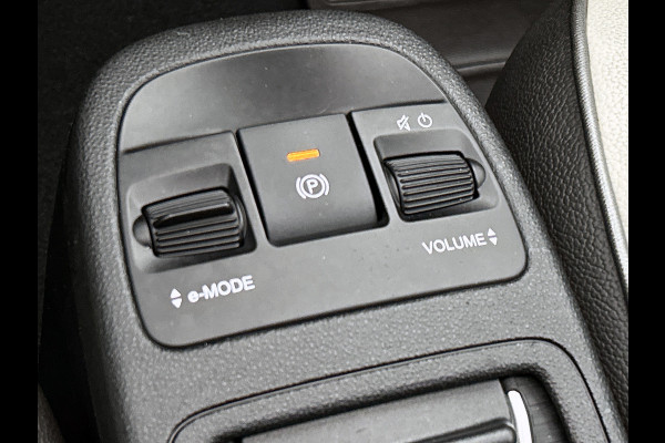 Fiat 500E CABRIO La Prima 87Kw / 42 kWh / Leder / Pdc+Camera / Navigatie / Airco-ecc. / 100% Electrisch,100%Stijlvol / Apk 11-2026